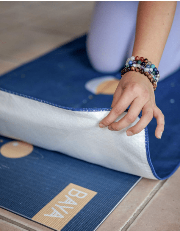 Serviette de yoga parfait pour le voyage